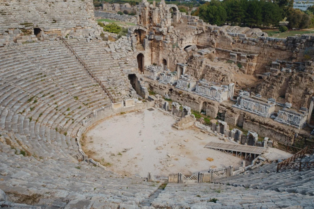 Góry i natura — Antyczne miasto Perge Antalya Turcja