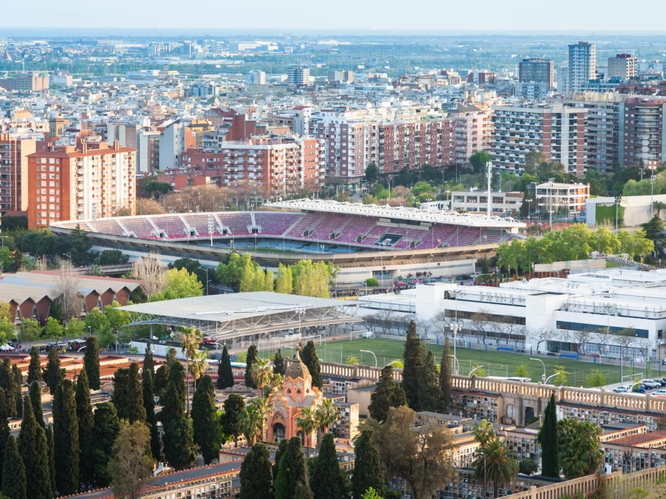 Góry i natura — Barcelona Hiszpania