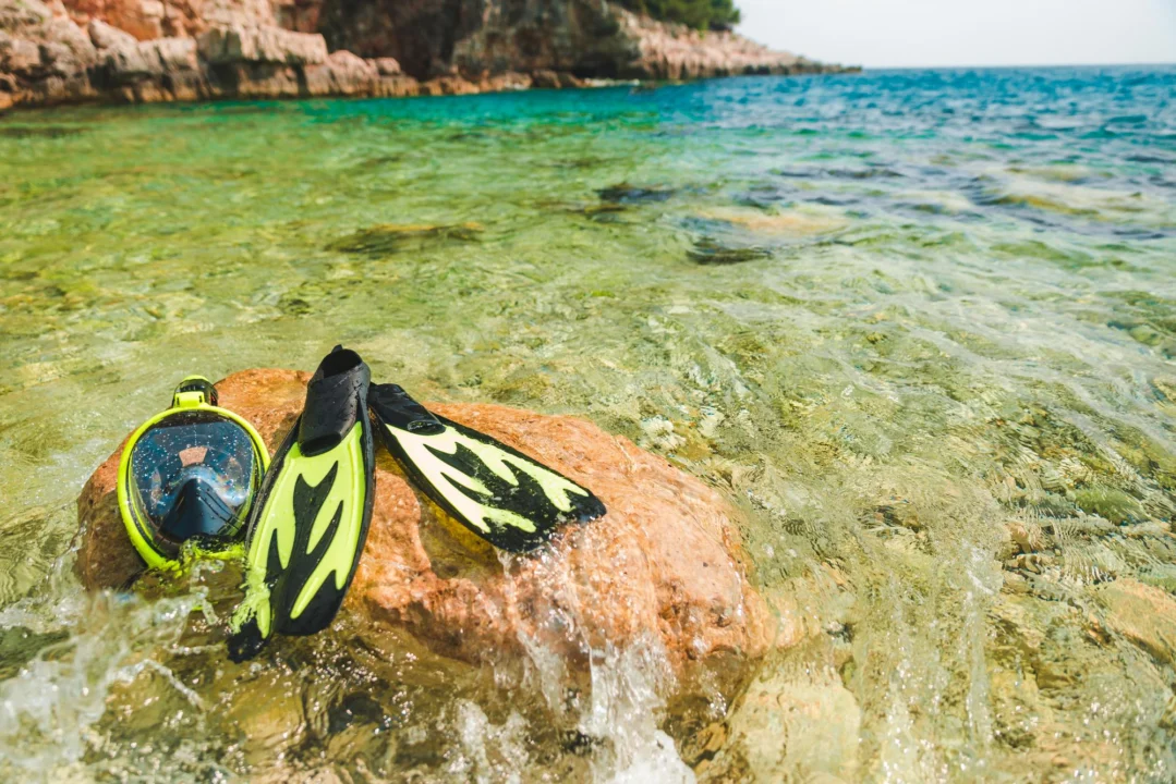 Góry i natura — Cala Mitjana Minorka Hiszpania