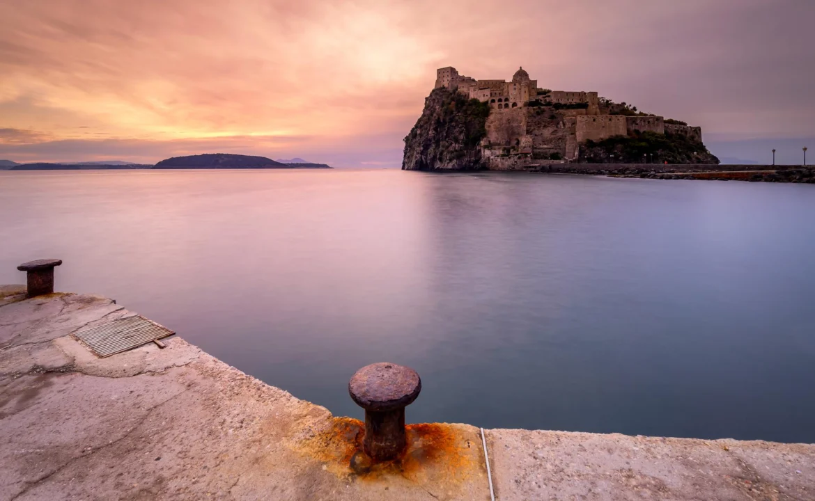 Góry i natura — Castello Aragonese Kalabria Włochy