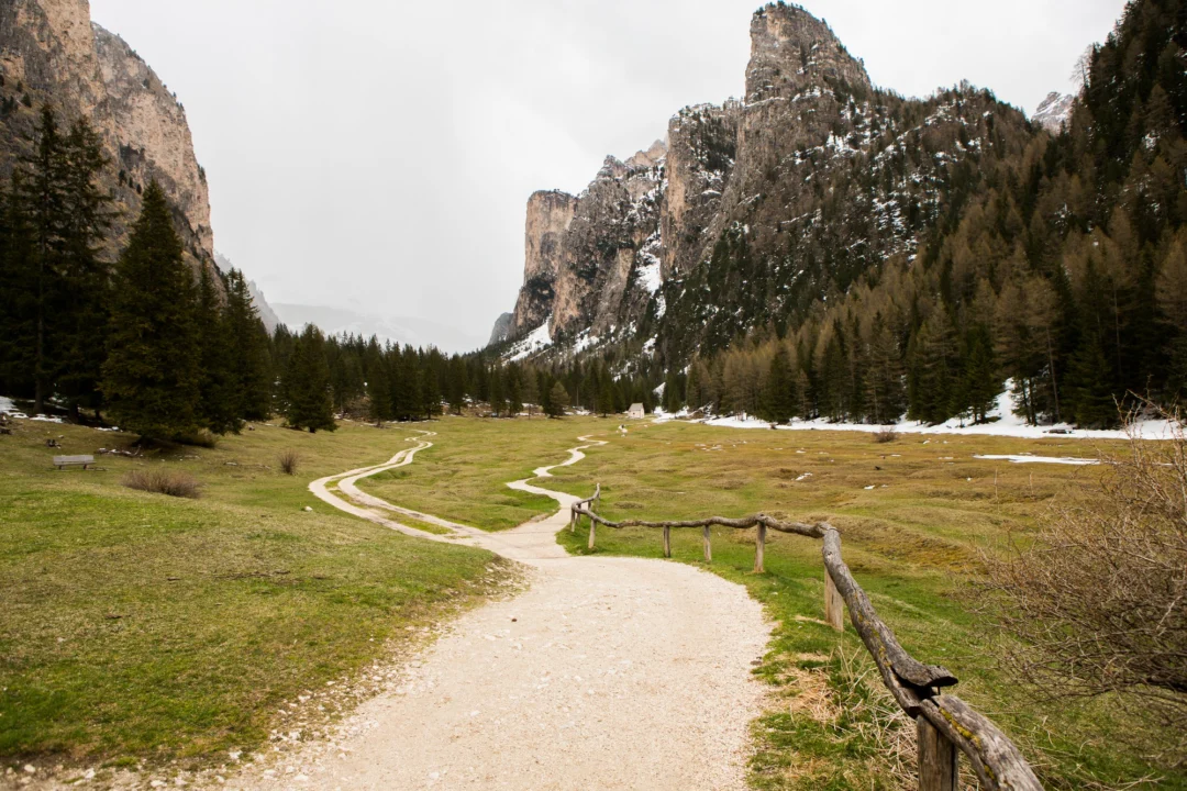 Miasto i architektura — Dolomity di Brenta Trentino Włochy