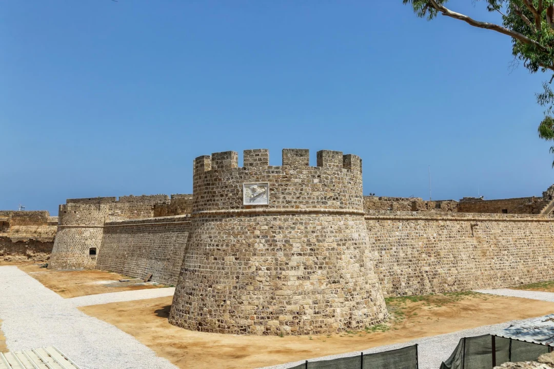 Plaża i wybrzeże — wakacje w Famagusta Cypr