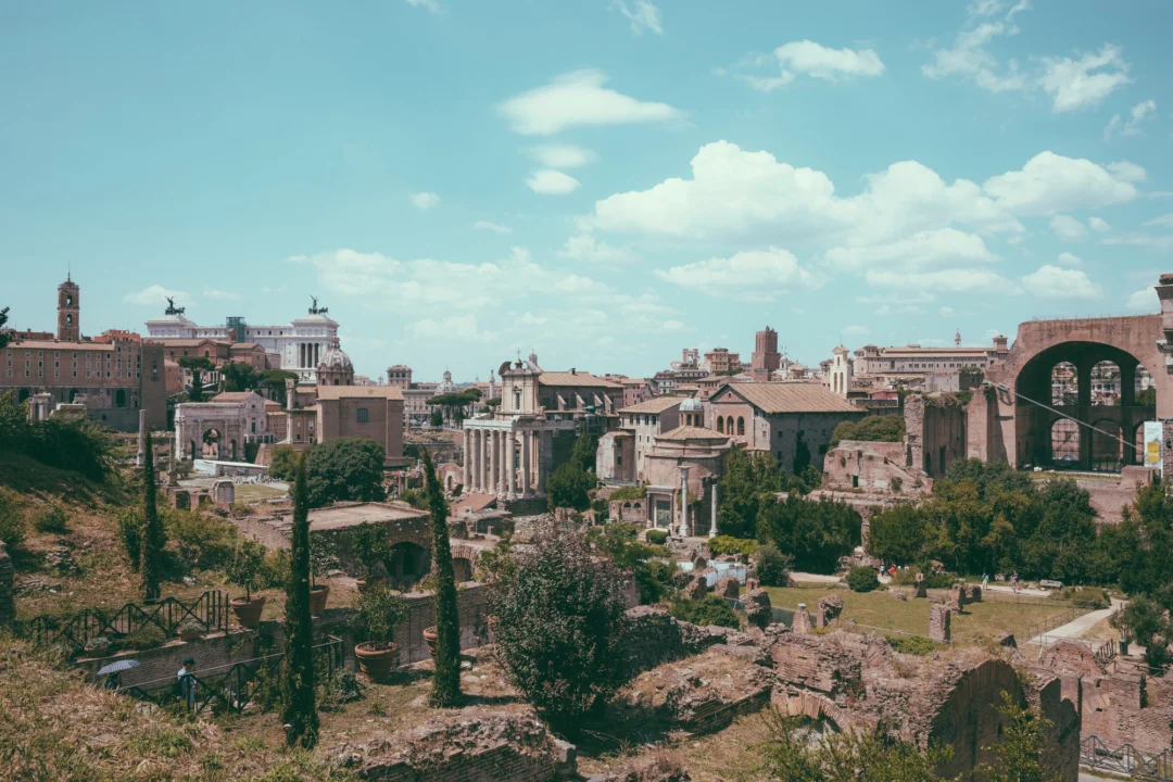 Kurort i widoki — Forum Romanum Rzym Włochy