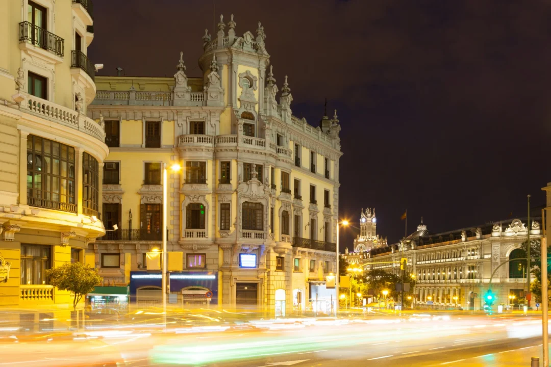 Miasto i architektura — Gran Vía Madryt Hiszpania