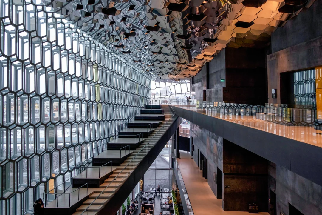 Góry i natura — Harpa Concert Hall Reykjavik Islandia