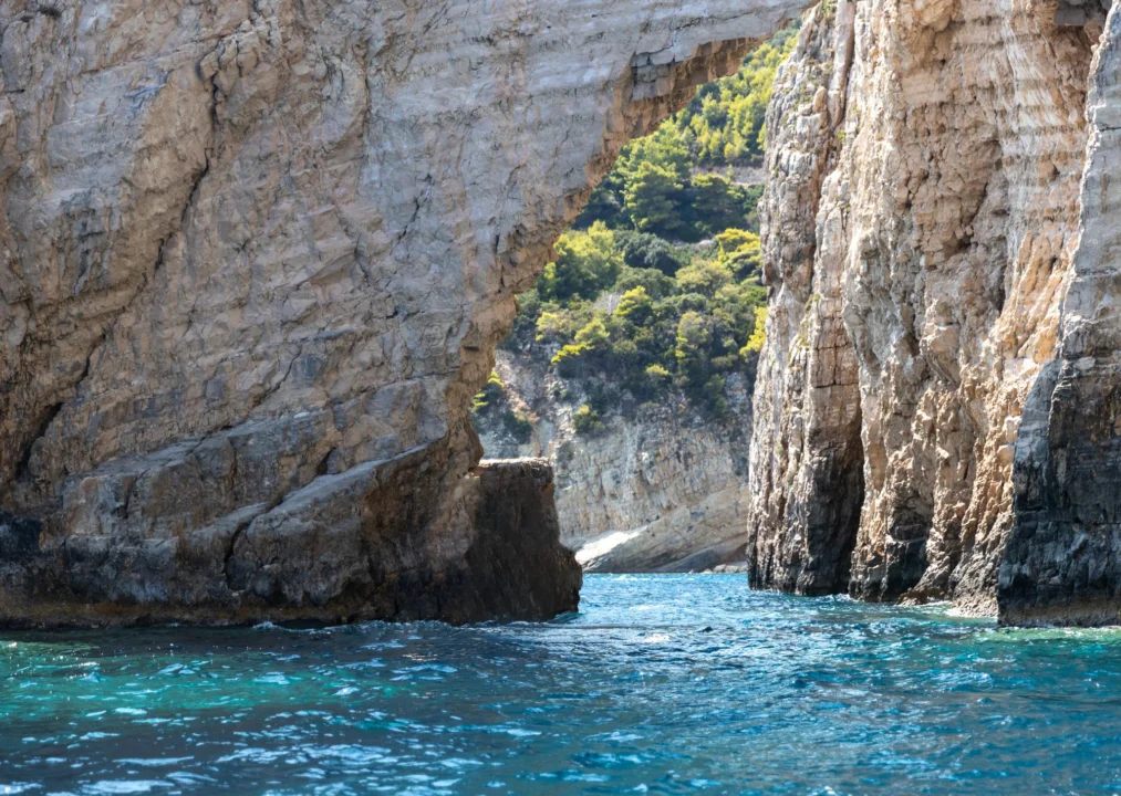 Miasto i architektura — Jaskinie Blue Caves Zakynthos Grecja