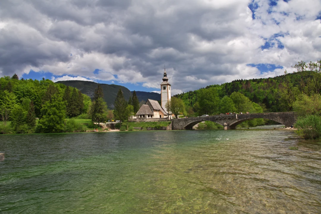 Góry i natura — Jezioro Grundlsee Styria Austria