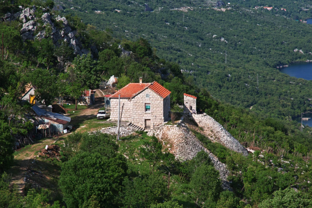 Miasto i architektura — Jezioro Veliko i Malo Wyspa Mljet Chorwacja
