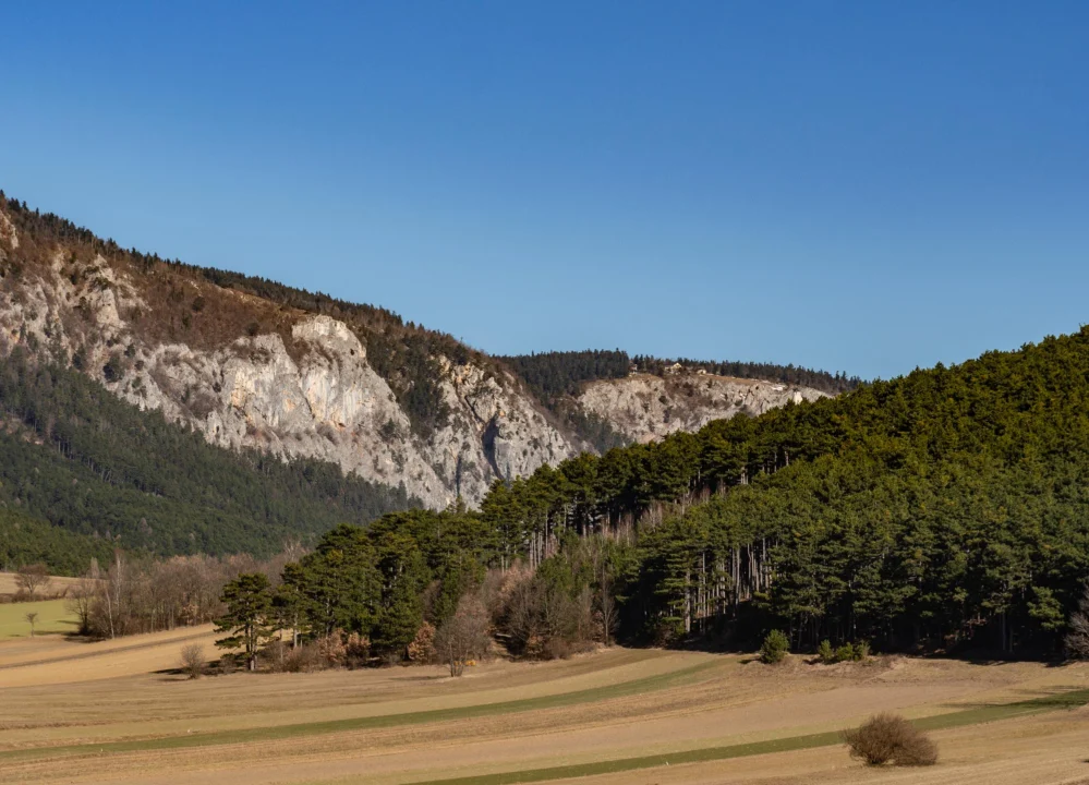 Góry i natura — Kąpieliska termalne w Pré-Saint-Didier Dolina Aosty Włochy