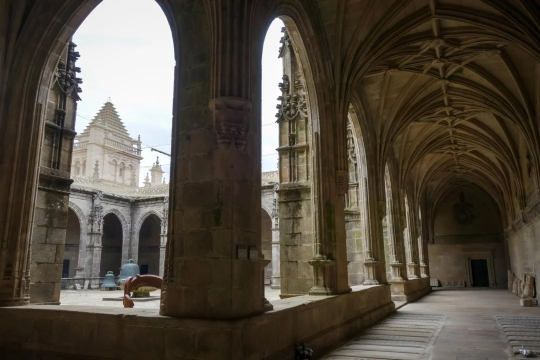 Góry i natura — Katedra w Santiago de Compostela Zielone Wybrzeże Hiszpania
