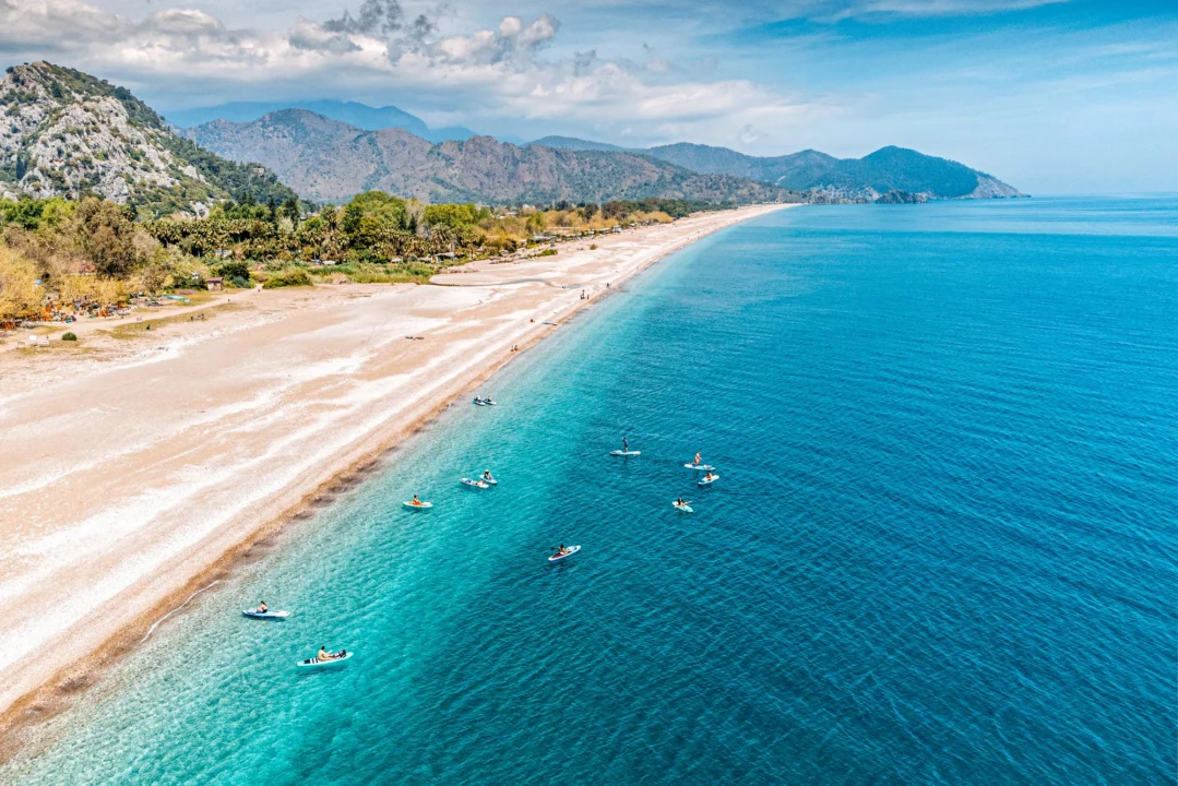 Plaża i wybrzeże — wakacje w Kemer Turcja