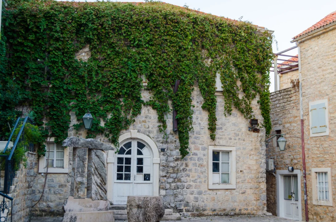 Miasto i architektura — Klasztor Franciszkanów Wyspa Hvar Chorwacja