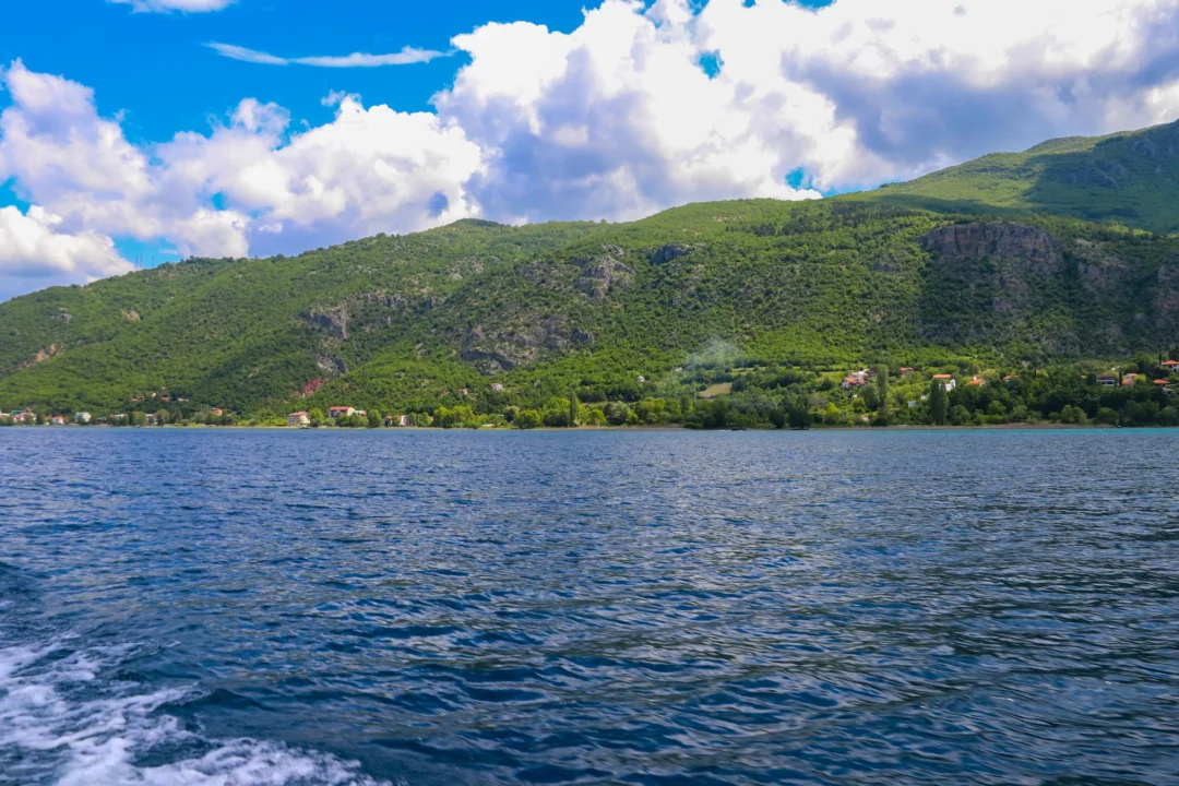 Góry i natura — Klasztor św. Nauma Grecka Macedonia Grecja
