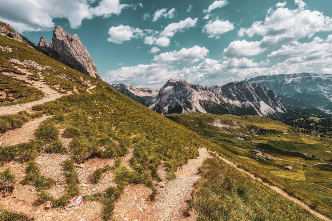 Atrakcje turystyczne — Kolejka linowa Seceda Południowy Tyrol Włochy
