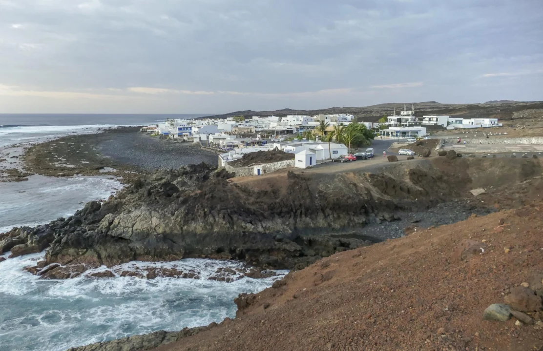 Atrakcje turystyczne — Laguna Verde Lanzarote Hiszpania