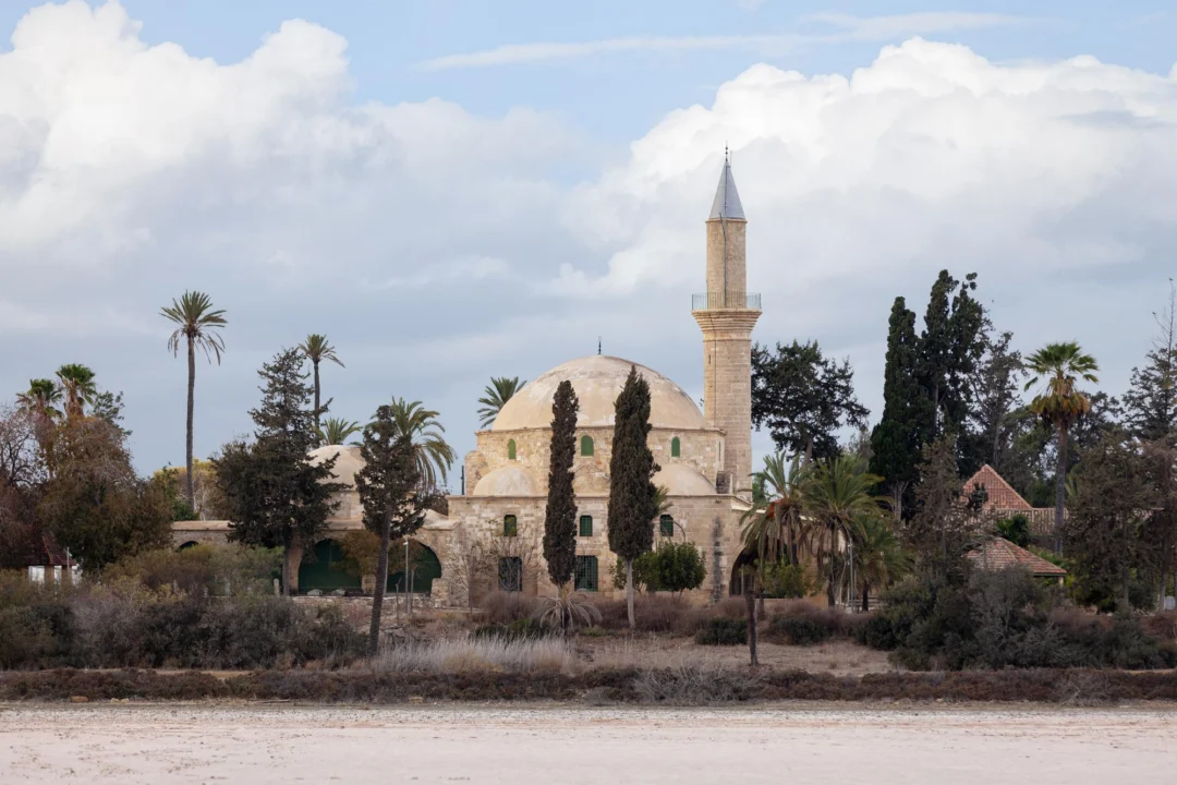 Miasto i architektura — Larnaka Cypr