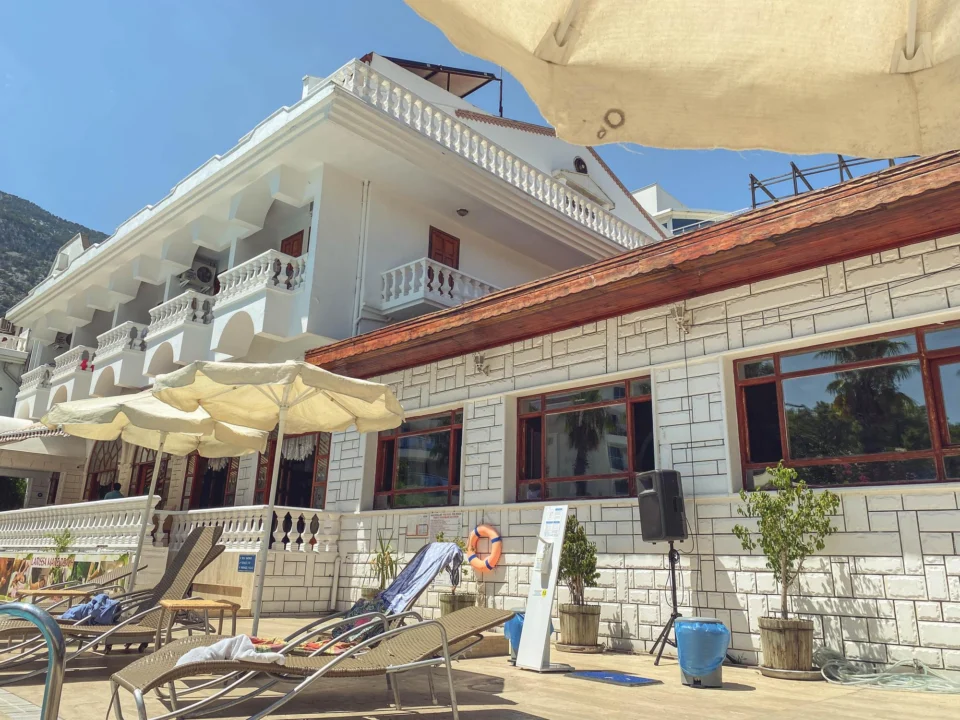 Kurort i widoki — Miasteczko Pyrgi Chios Grecja