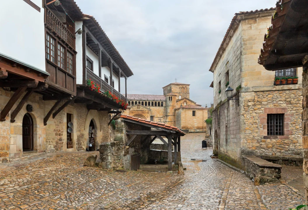 Plaża i wybrzeże — wakacje w Miasteczko Santillana del Mar Zielone Wybrzeże Hiszpania