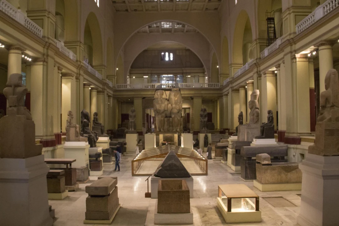 Atrakcje turystyczne — Muzeum Archeologiczne Neapol Włochy
