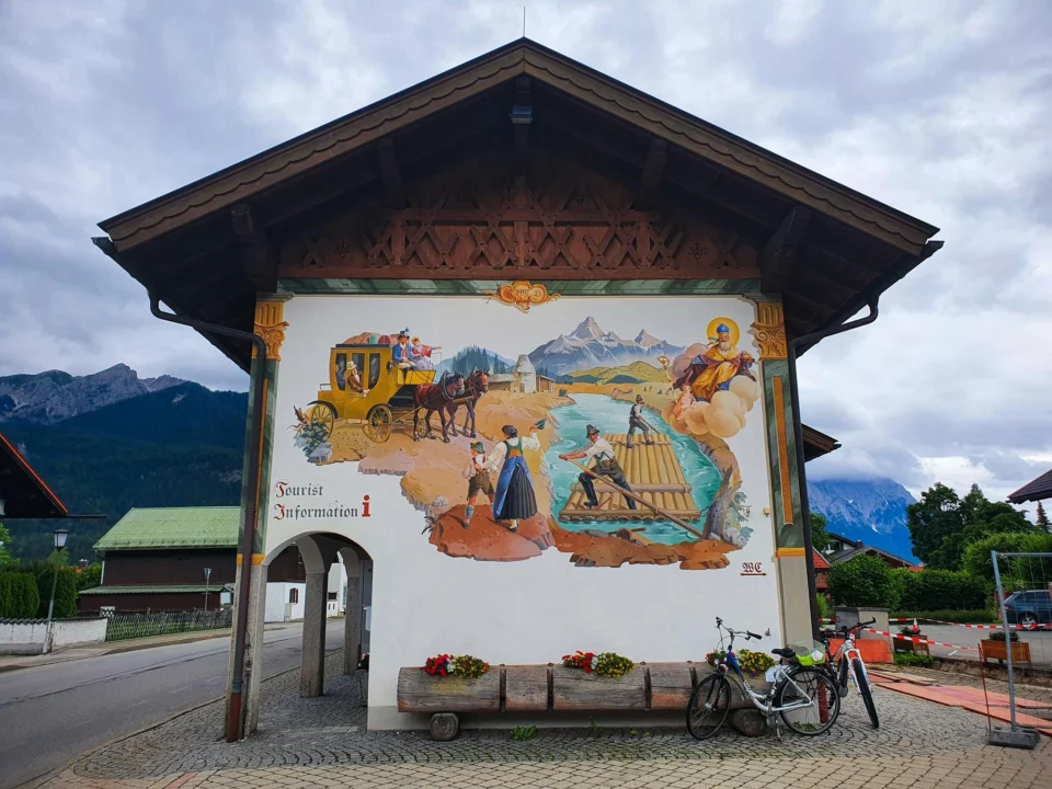 Miasto i architektura — Muzeum Górskie w Bolzano Południowy Tyrol Austria