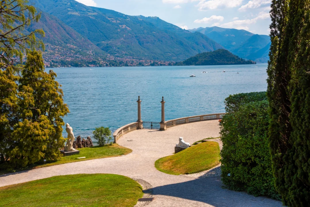 Miasto i architektura — Navigazione Laghi Jezioro Como Włochy