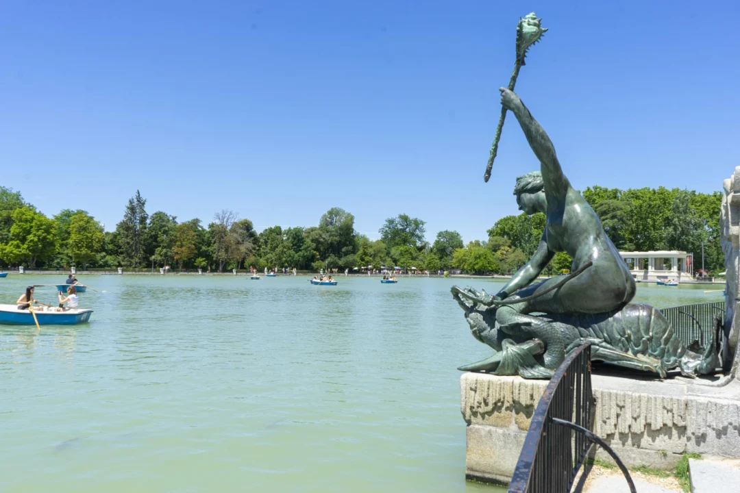 Góry i natura — Park Retiro Madryt Hiszpania