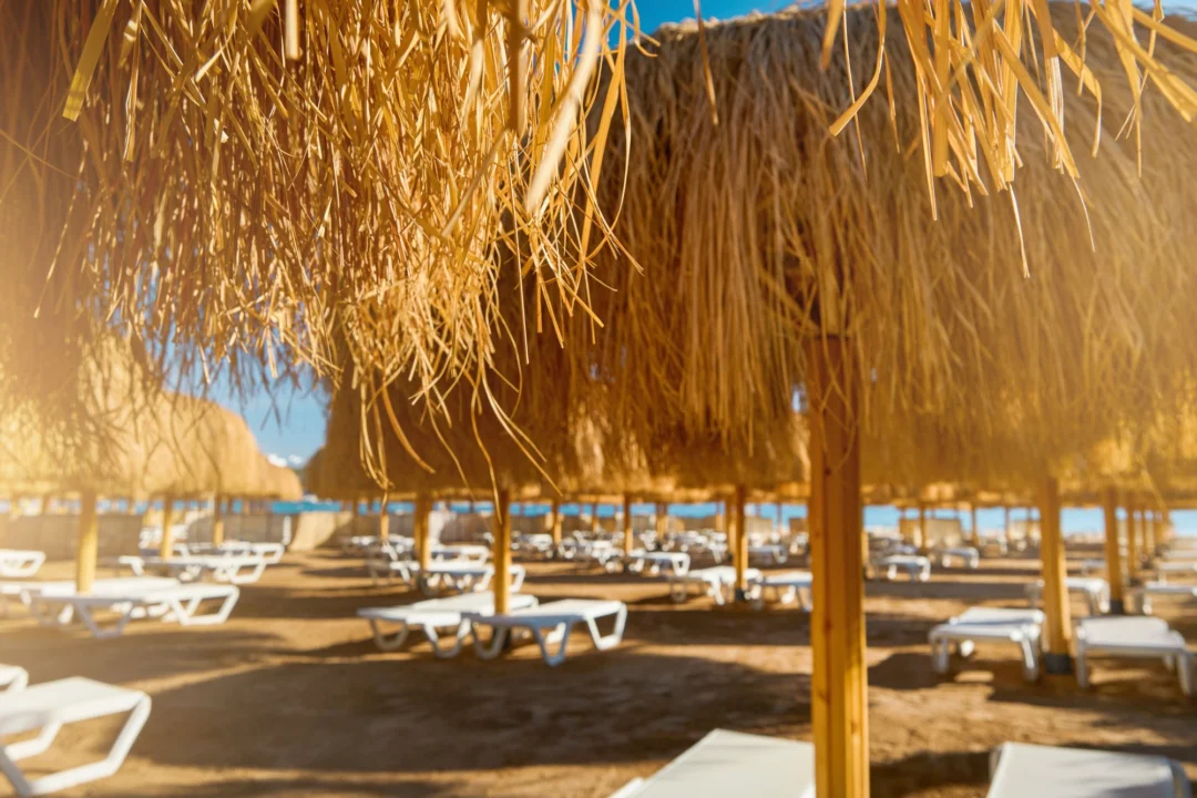 Plaża i wybrzeże — wakacje w Paros Grecja