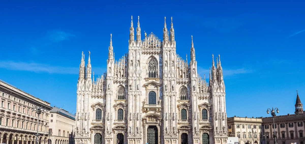 Atrakcje turystyczne — Piazza del Duomo Mediolan Włochy
