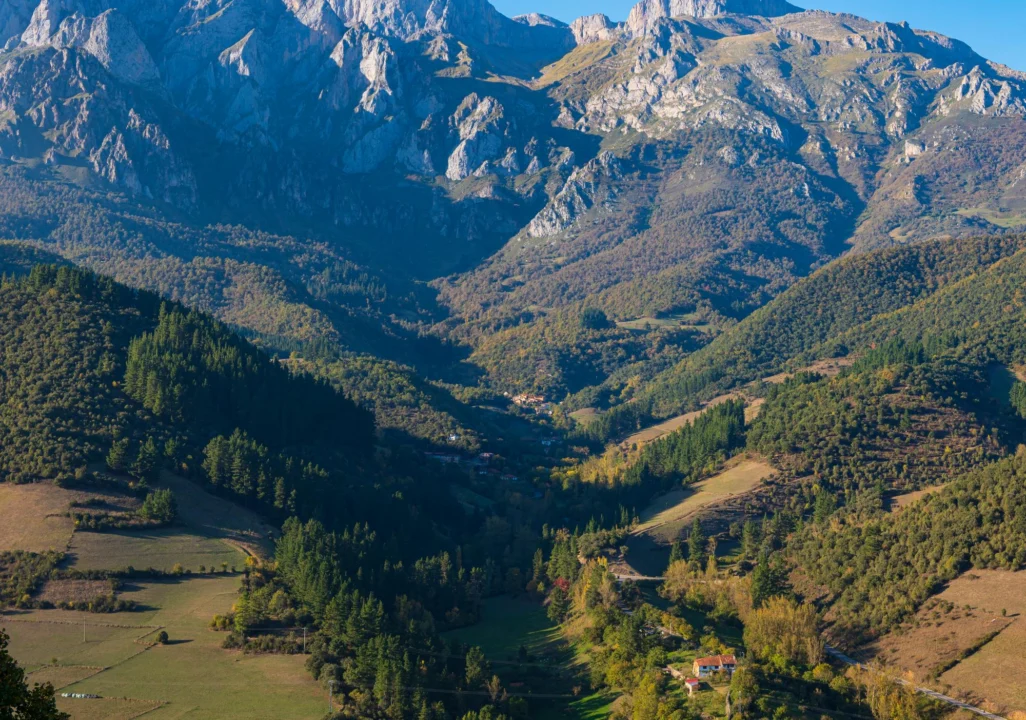 Góry i natura — Piemont Włochy