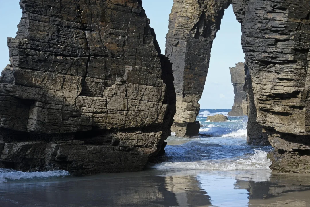 Atrakcje turystyczne — Plaża de las Catedrales Zielone Wybrzeże Hiszpania