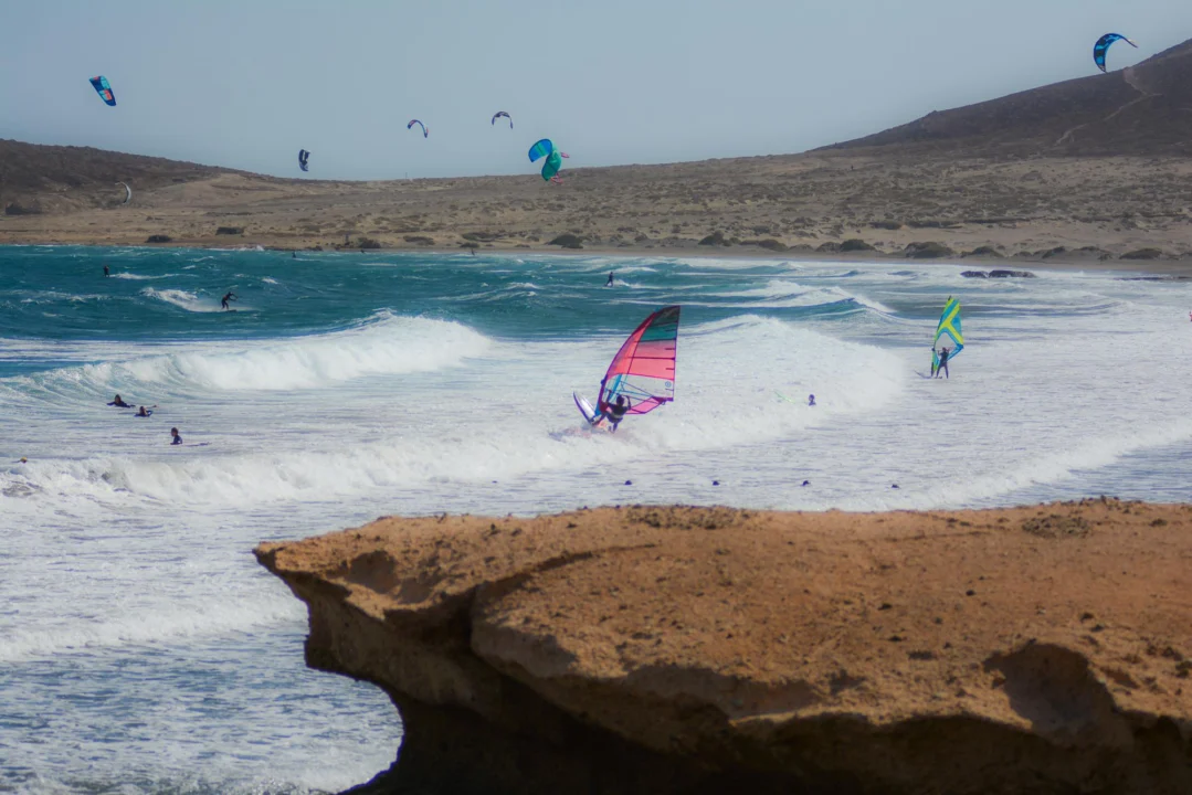 Atrakcje turystyczne — Plaża Famara Lanzarote Hiszpania