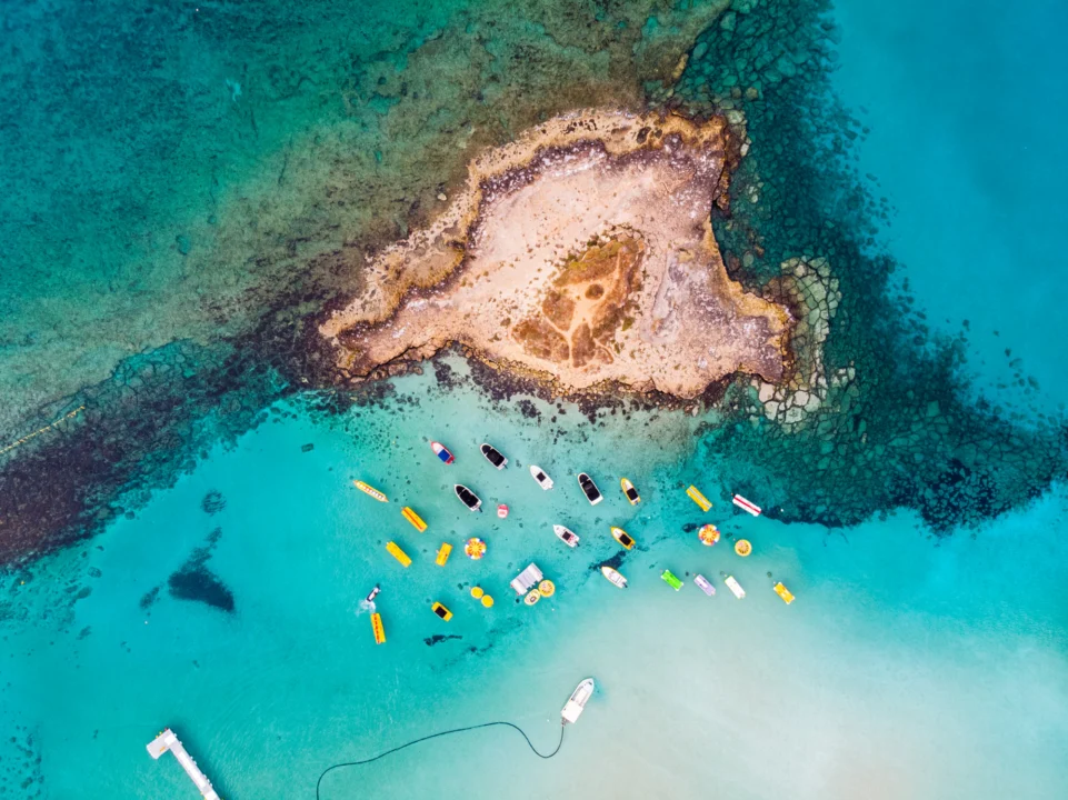 Kurort i widoki — Plaża Fig Tree Cypr