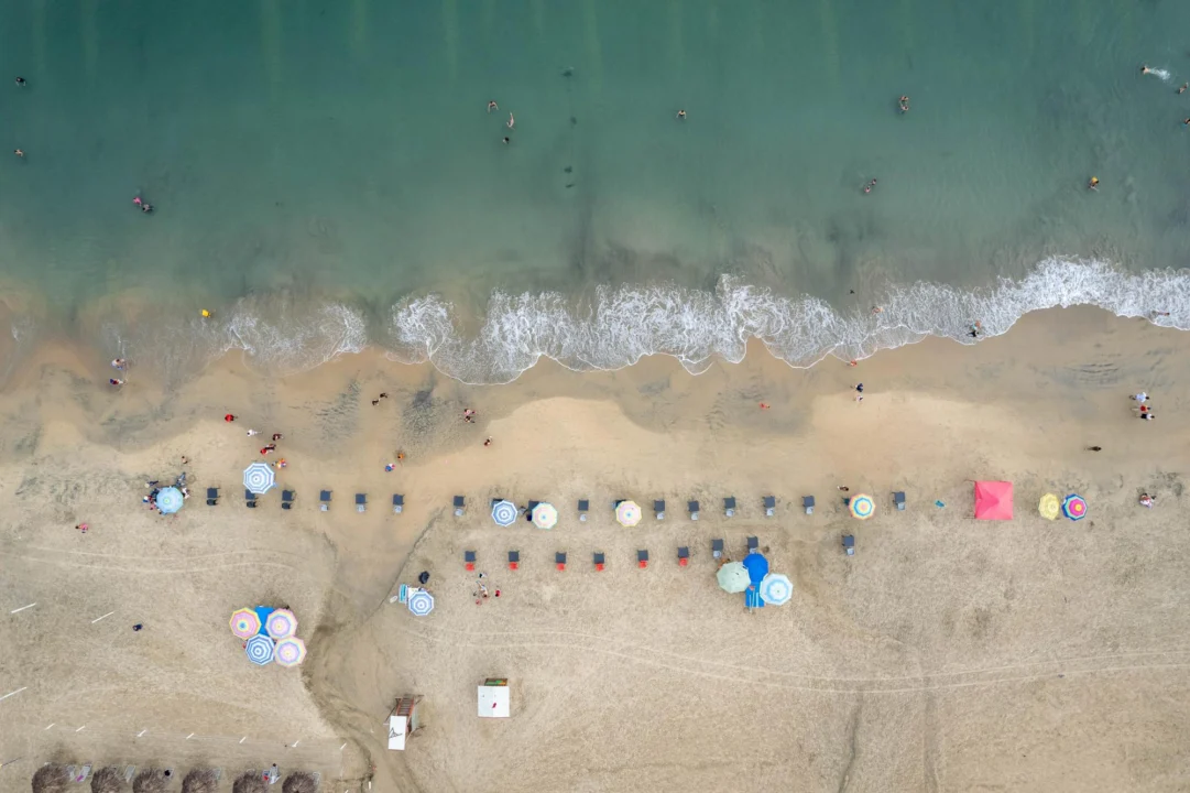 Plaża i wybrzeże — wakacje w Plaża Finikoudes Larnaka Cypr