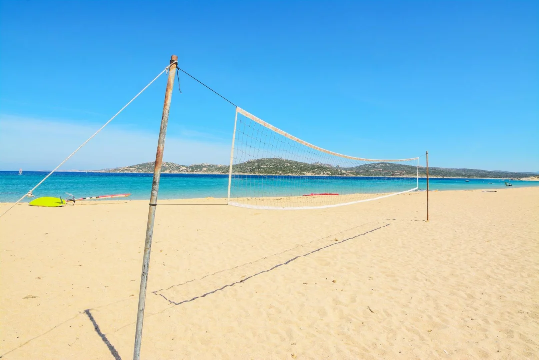 Kurort i widoki — Plaża Glyfada Korfu Grecja