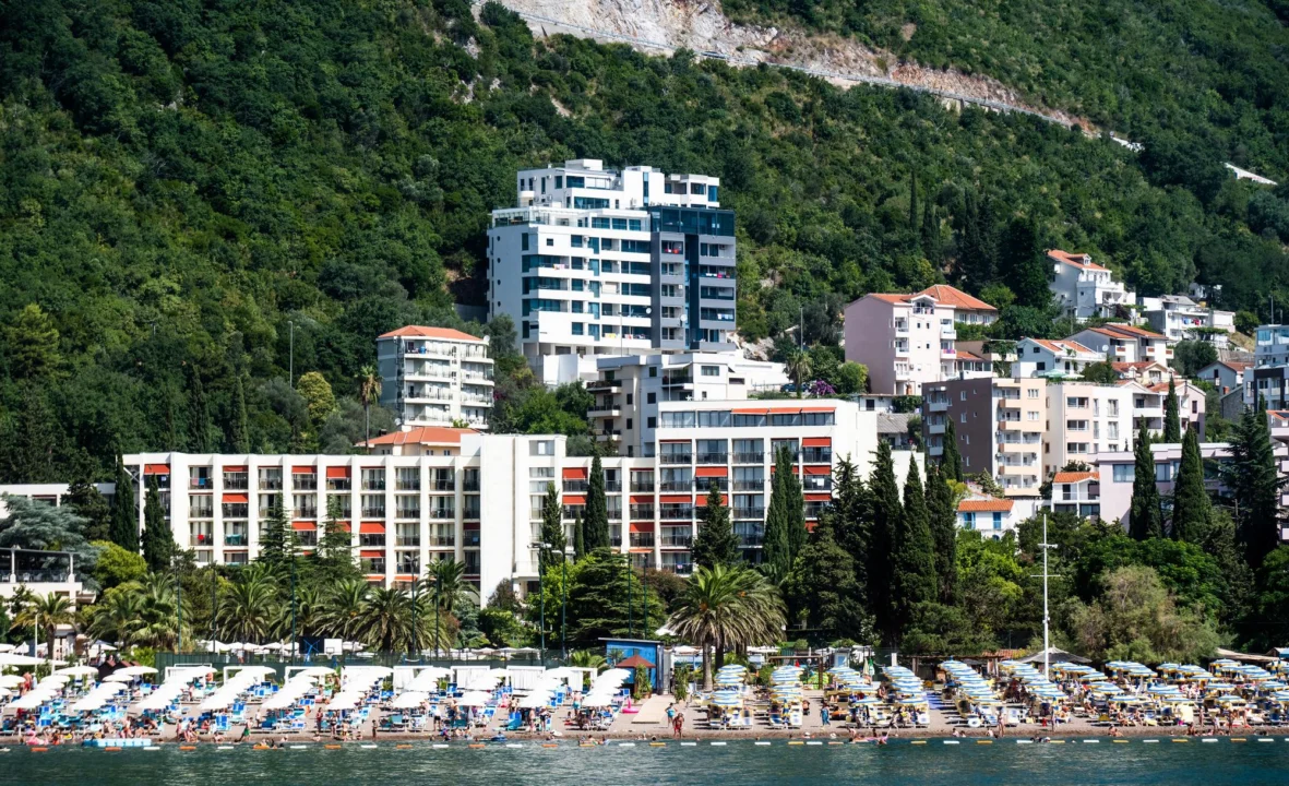 Kurort i widoki — Plaża Jaz Czarnogóra