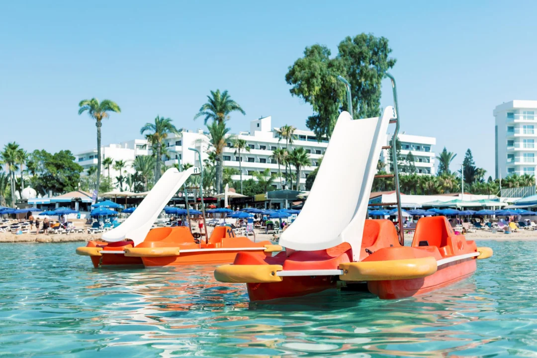 Góry i natura — Plaża Nissi Ayia Napa Cypr