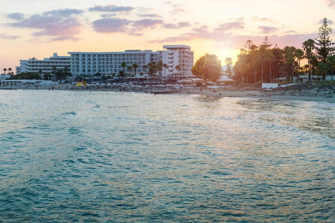 Atrakcje turystyczne — Plaża Nissi Ayia Napa Cypr