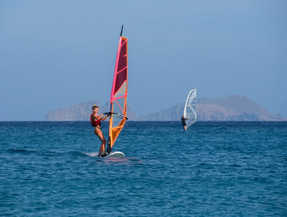 Kurort i widoki — Plaża Plaka Naxos Grecja
