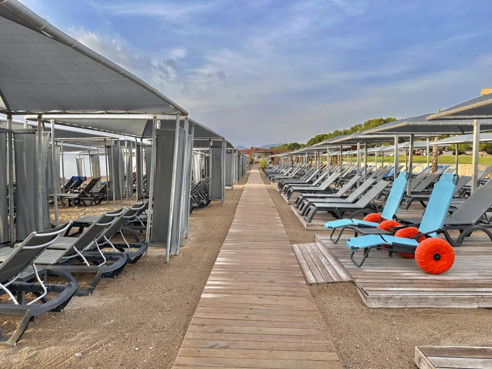 Miasto i architektura — Plaża w Xylokastro Zatoka Koryncka Grecja
