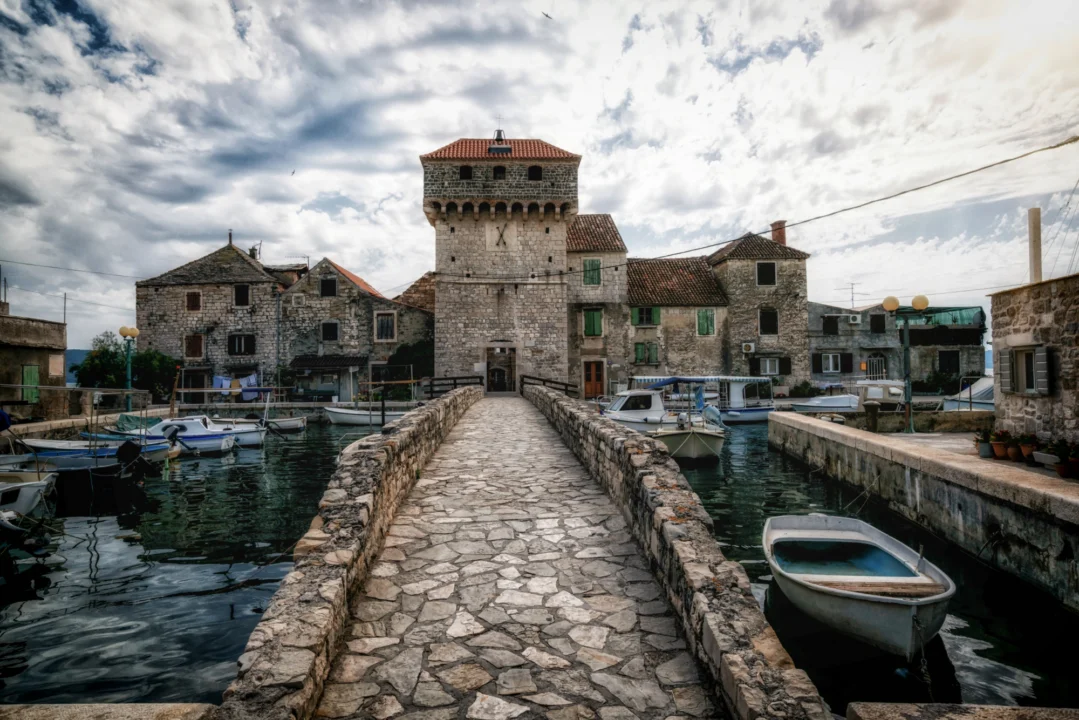Atrakcje turystyczne — Plaża Zarace Wyspa Hvar Chorwacja