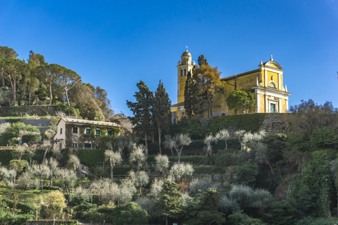 Góry i natura — Portofino Wybrzeże Liguryjskie Włochy