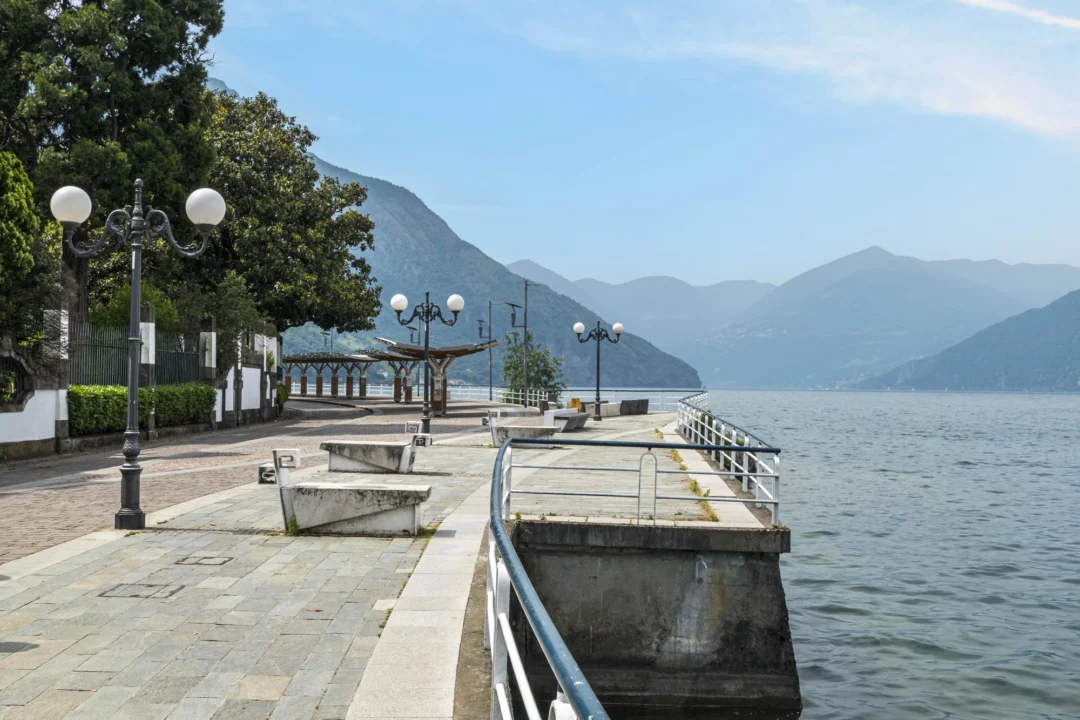 Góry i natura — Riva del Garda Jezioro Garda Włochy