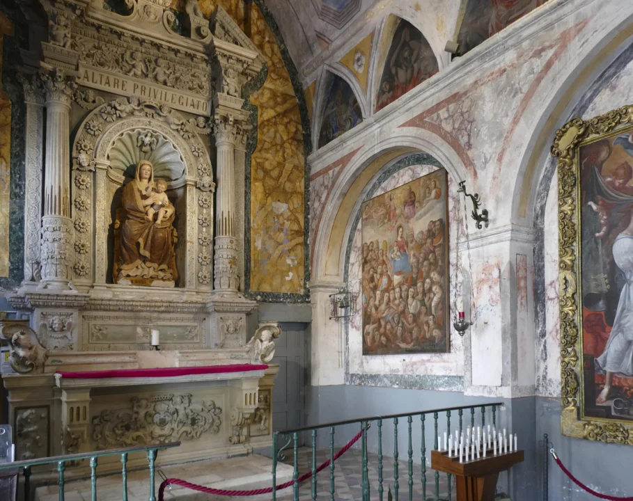 Góry i natura — Santuario della Madonna della Corona Jezioro Garda Włochy