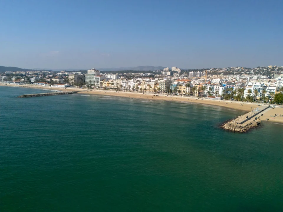 Plaża i wybrzeże — wakacje w Sitges Costa Dorada Hiszpania