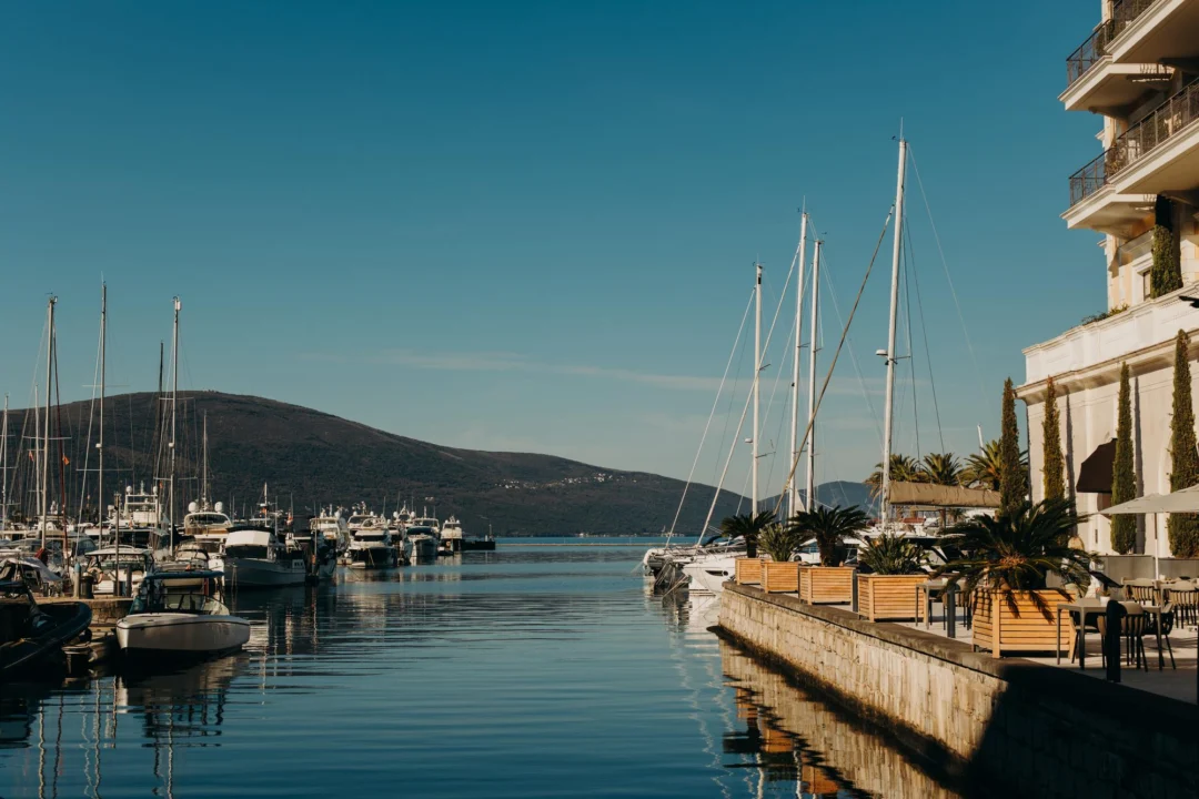 Plaża i wybrzeże — wakacje w Tivat Czarnogóra