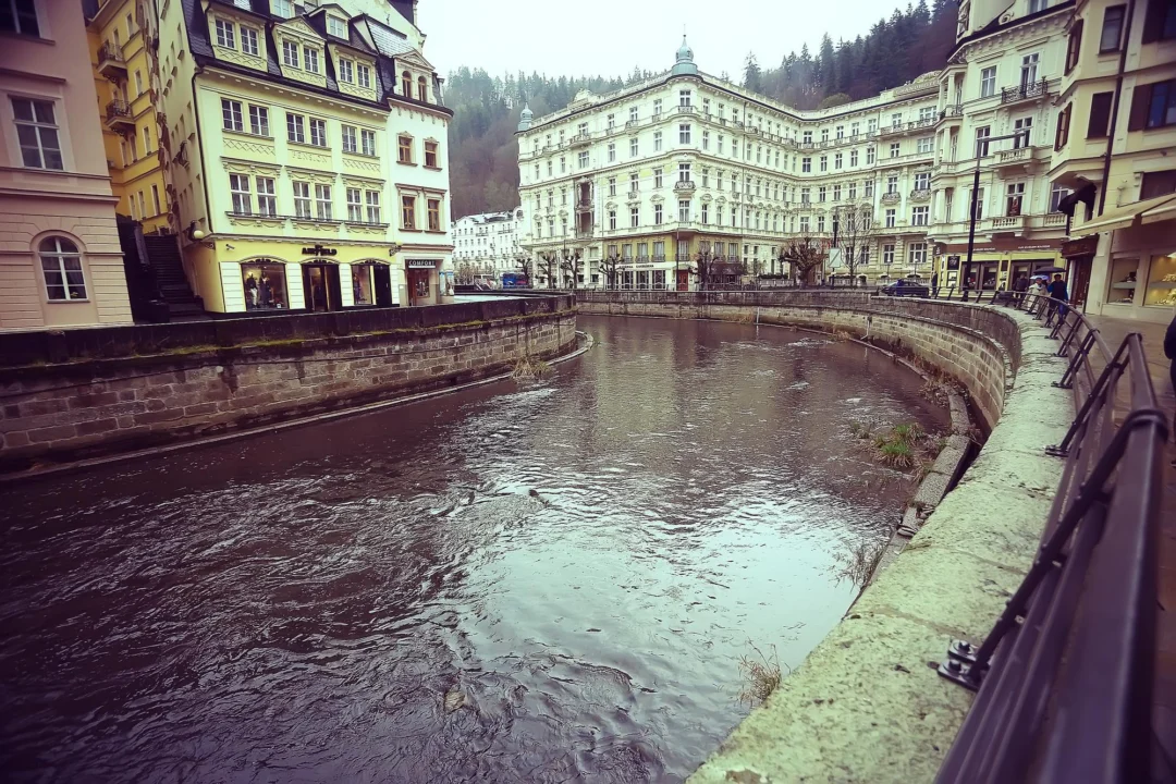 Atrakcje turystyczne — Willa F. L. Čapka Karlove Vary Czechy