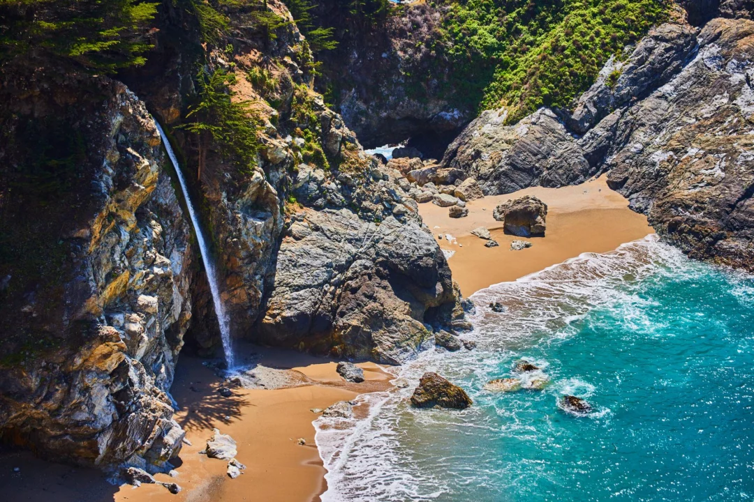 Góry i natura — Wodospady Potami Samos Grecja