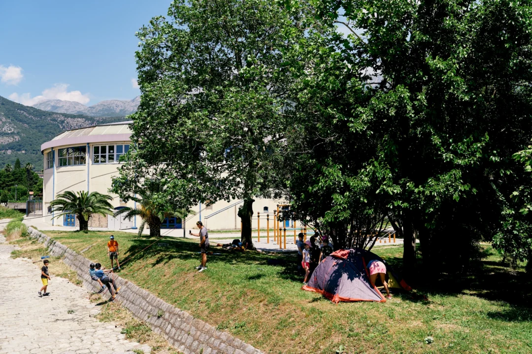Miasto i architektura — Wodospady w Omišalj Wyspa Krk Chorwacja