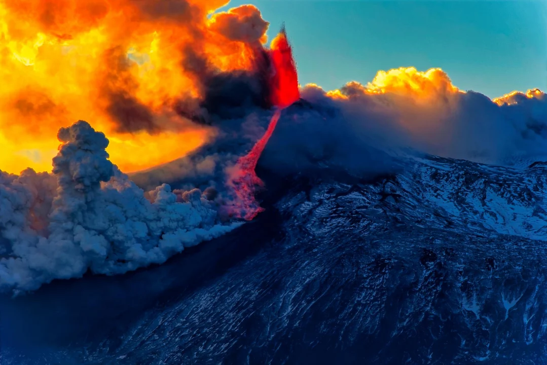 Miasto i architektura — Wulkan Etna Sycylia Włochy
