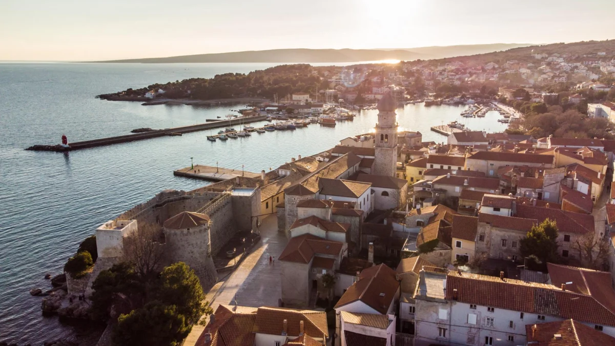 Kurort i widoki — Wyspa Krk Chorwacja
